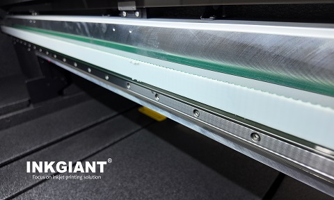 <strong>Japanese THK Guide Rails</strong> &ndash; high rigidity, low friction, enabling stable and precise operation at faster printing speeds for significantly higher productivity.