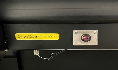 <strong>Media shortage sensor</strong> detects material status and stops automatically to prevent blank printing and material waste.